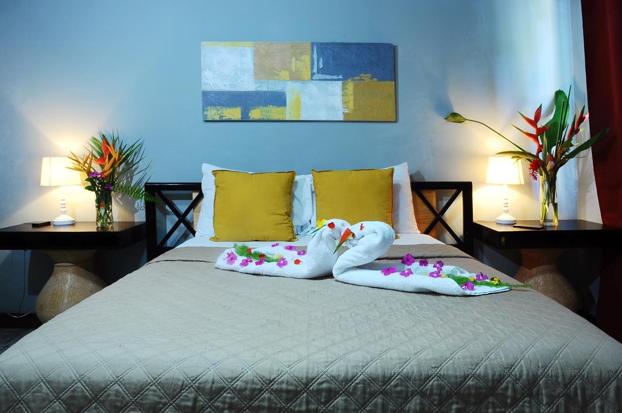 Private Fully Furnished Home At Wide Mouth Frog Hostel เกโปส ภายนอก รูปภาพ