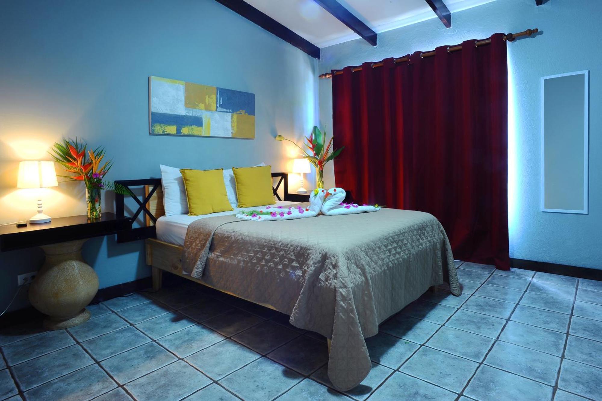 Private Fully Furnished Home At Wide Mouth Frog Hostel เกโปส ภายนอก รูปภาพ