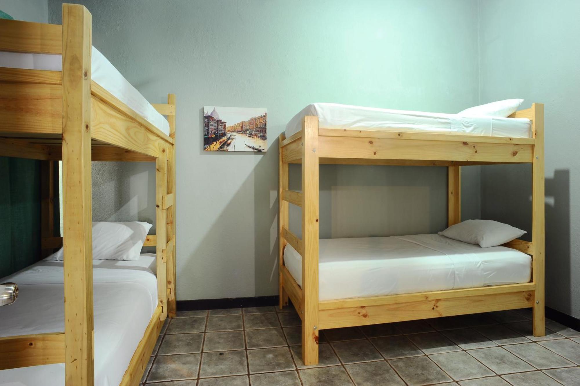 Private Fully Furnished Home At Wide Mouth Frog Hostel เกโปส ภายนอก รูปภาพ