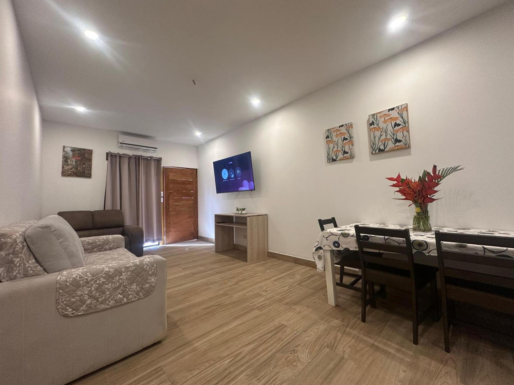 Private Fully Furnished Home At Wide Mouth Frog Hostel เกโปส ภายนอก รูปภาพ
